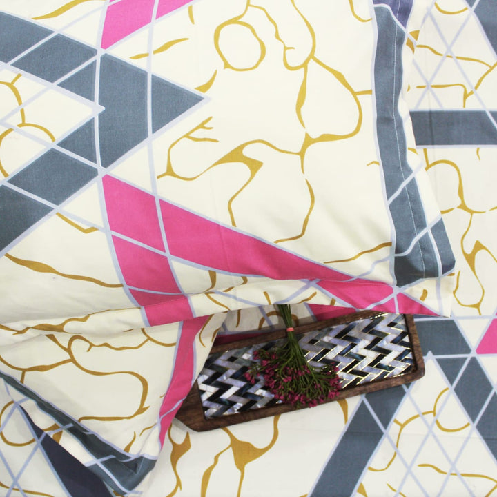 Cotton Geometrical Print 210 TC King Size Fitted Bedsheet In Multicolor At Best Prices