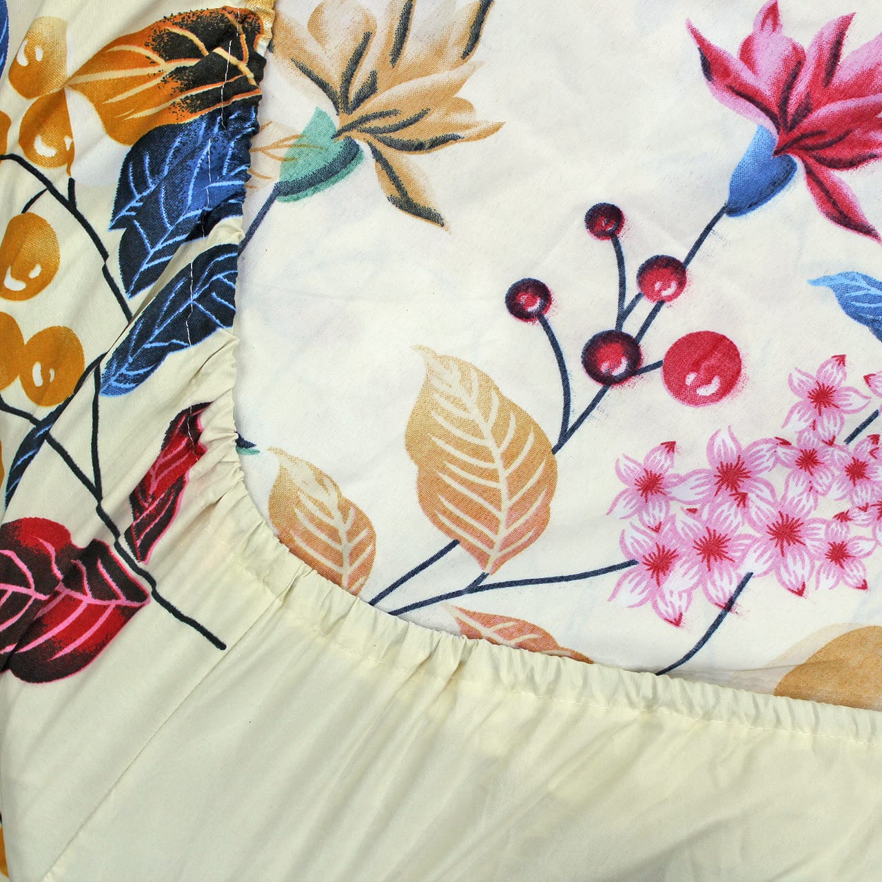 Cotton Floral Print 210 TC King Size Fitted Bedsheet In Multicolor At Best Prices