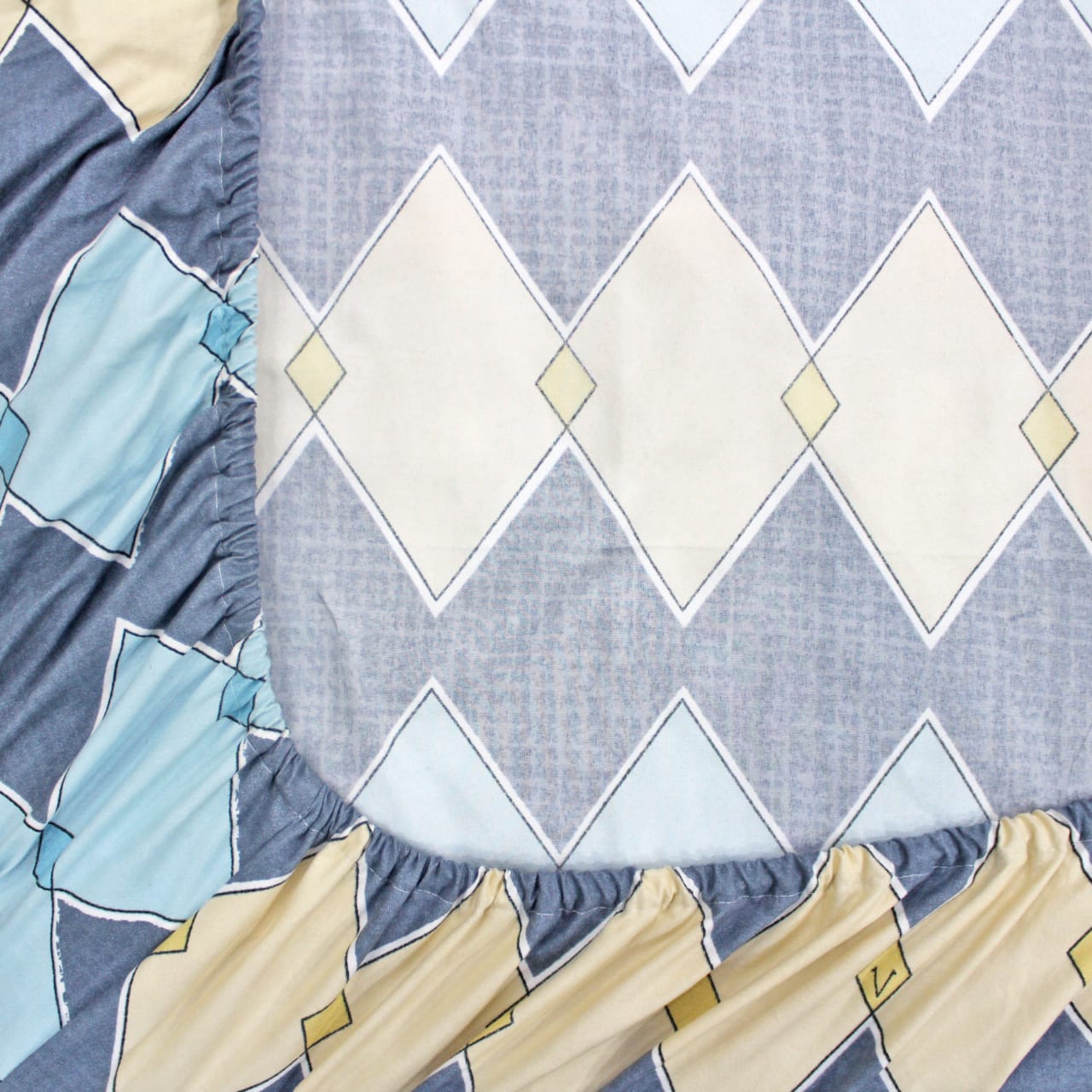 Cotton Geometrical Print 210 TC king Size Fitted Bedsheet In Multicolor Online In India