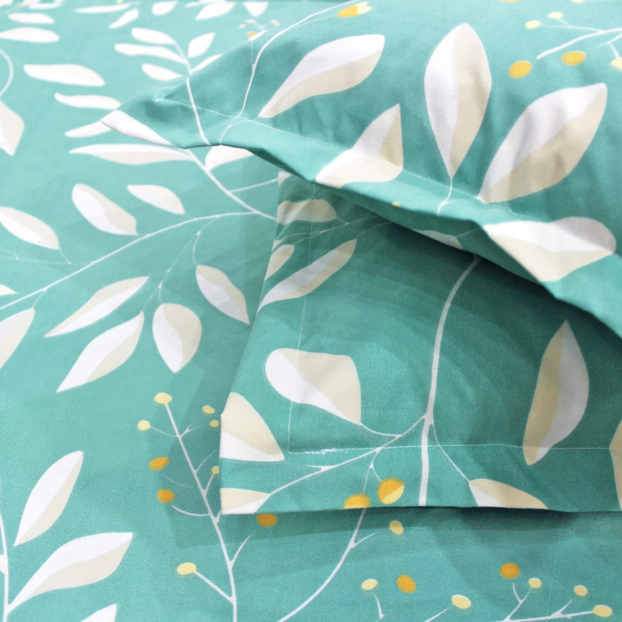 Cotton Floral Print 210 TC King Size Fitted Bedsheet In Green Online In India
