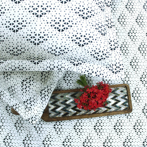 Cotton Floral Print 210 TC King Size Fitted Bedsheet In Black