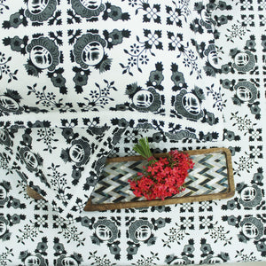 Cotton Floral Print 210 TC King Size Fitted Bedsheet In Black