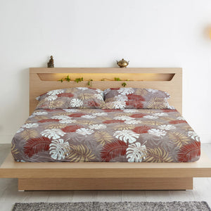 Fitted bedsheet with matching pillow covers 