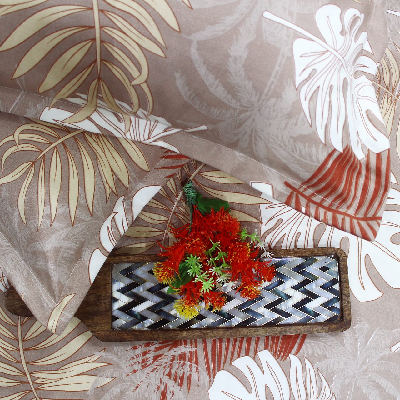 Full View Fitted Bedsheet  with Pillow Cover