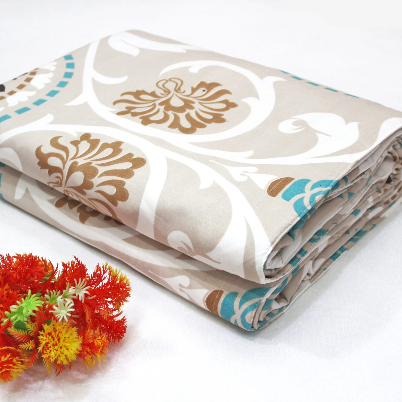 Best Microfiber Floral print Reversible AC Dohar Blanket In Multicolor