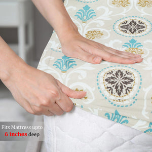 Cotton Floral Print 210 TC King Size Fitted Bedsheet In Multicolor