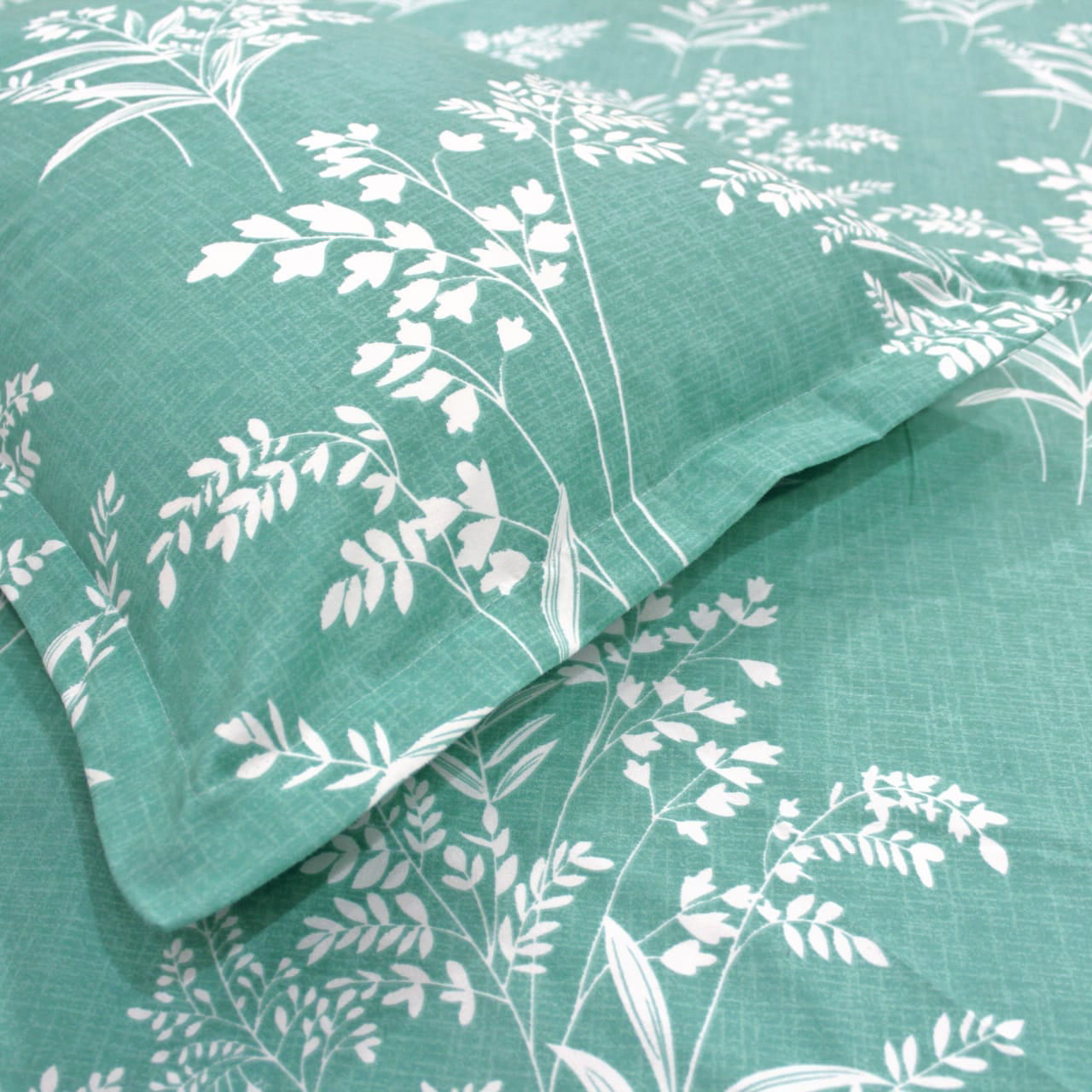 Full View Fitted Bedsheet With Pillow Cover