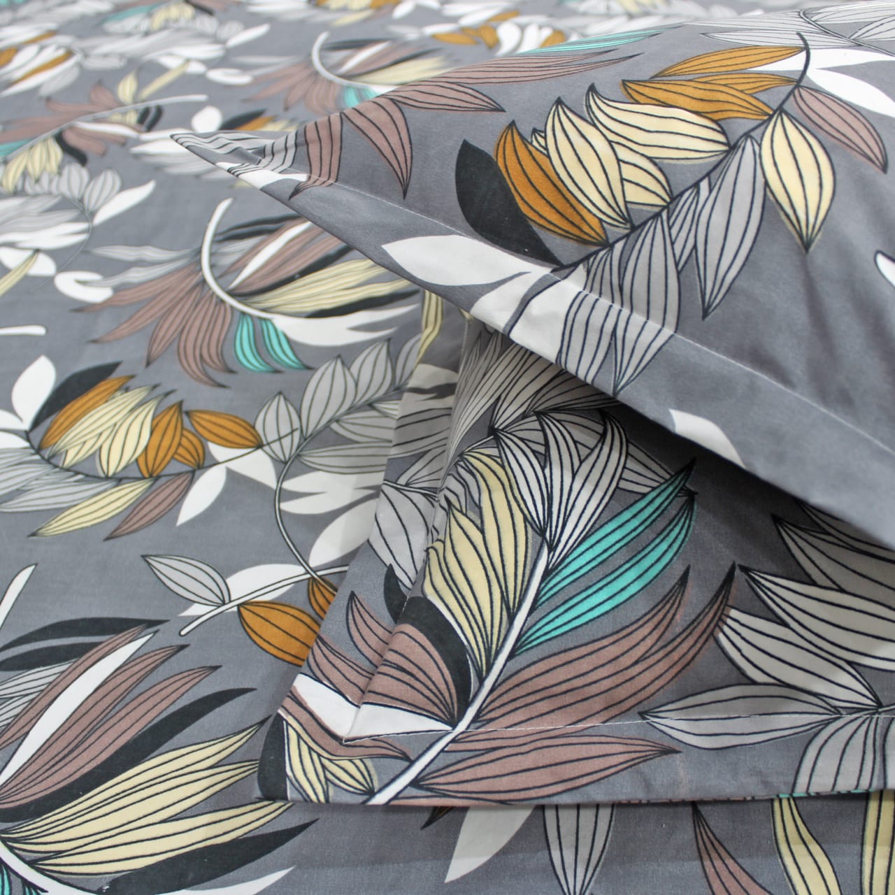 Floral 210 TC Grey cotton fitted bedsheet with matching pillow covers