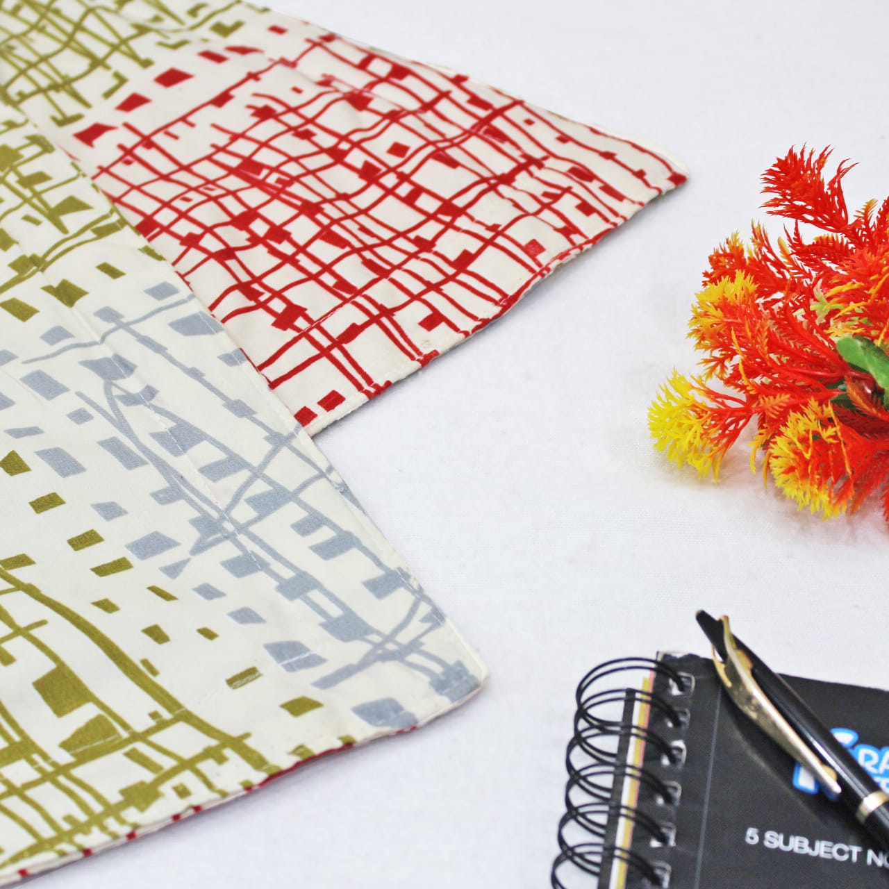 Microfiber Geometrical Reversible AC Dohar Blanket, Multicolor