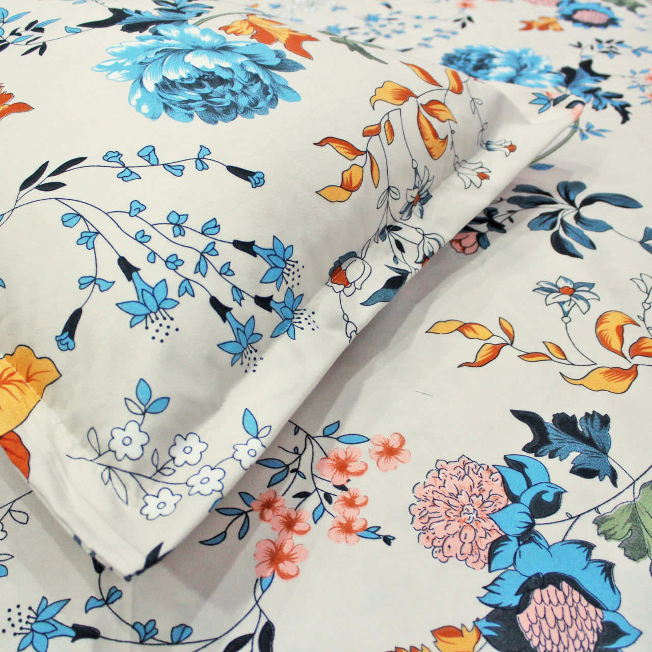 Close up of Floral Fitted bedsheet 