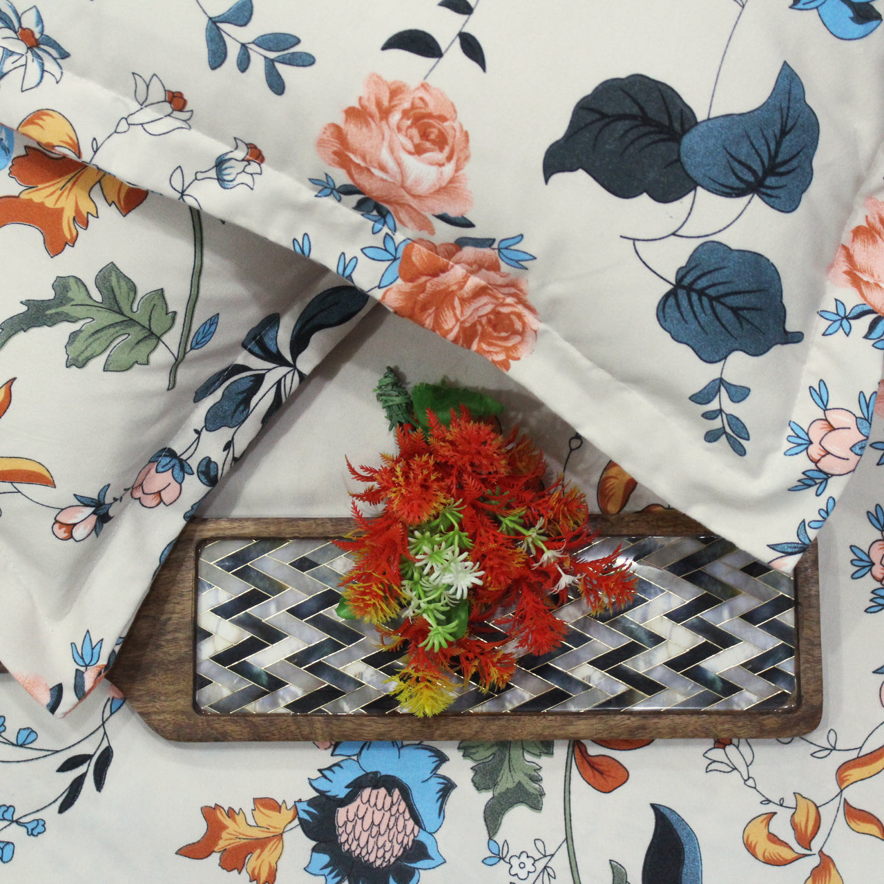 Fitted bedsheet set with pillow covers