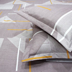 Geometrical 210 TC cotton fitted bedsheet with pillow covers – brown 