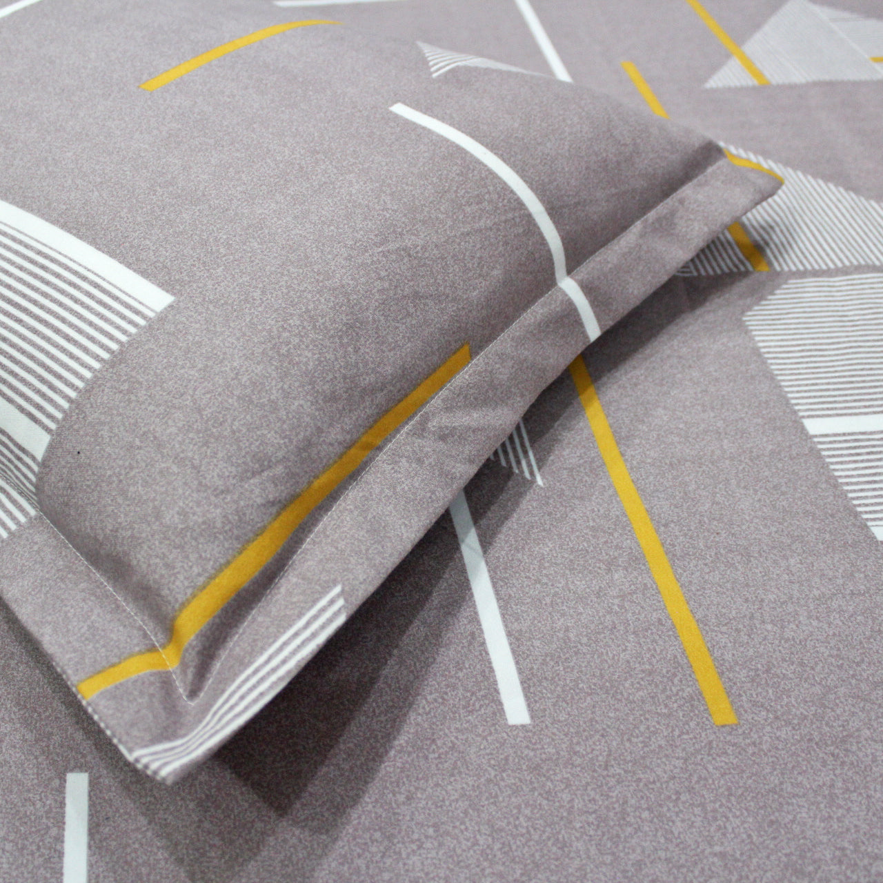 Fitted Bedsheet with Pillow Covers