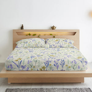 Fitted bedsheet with matching pillow covers