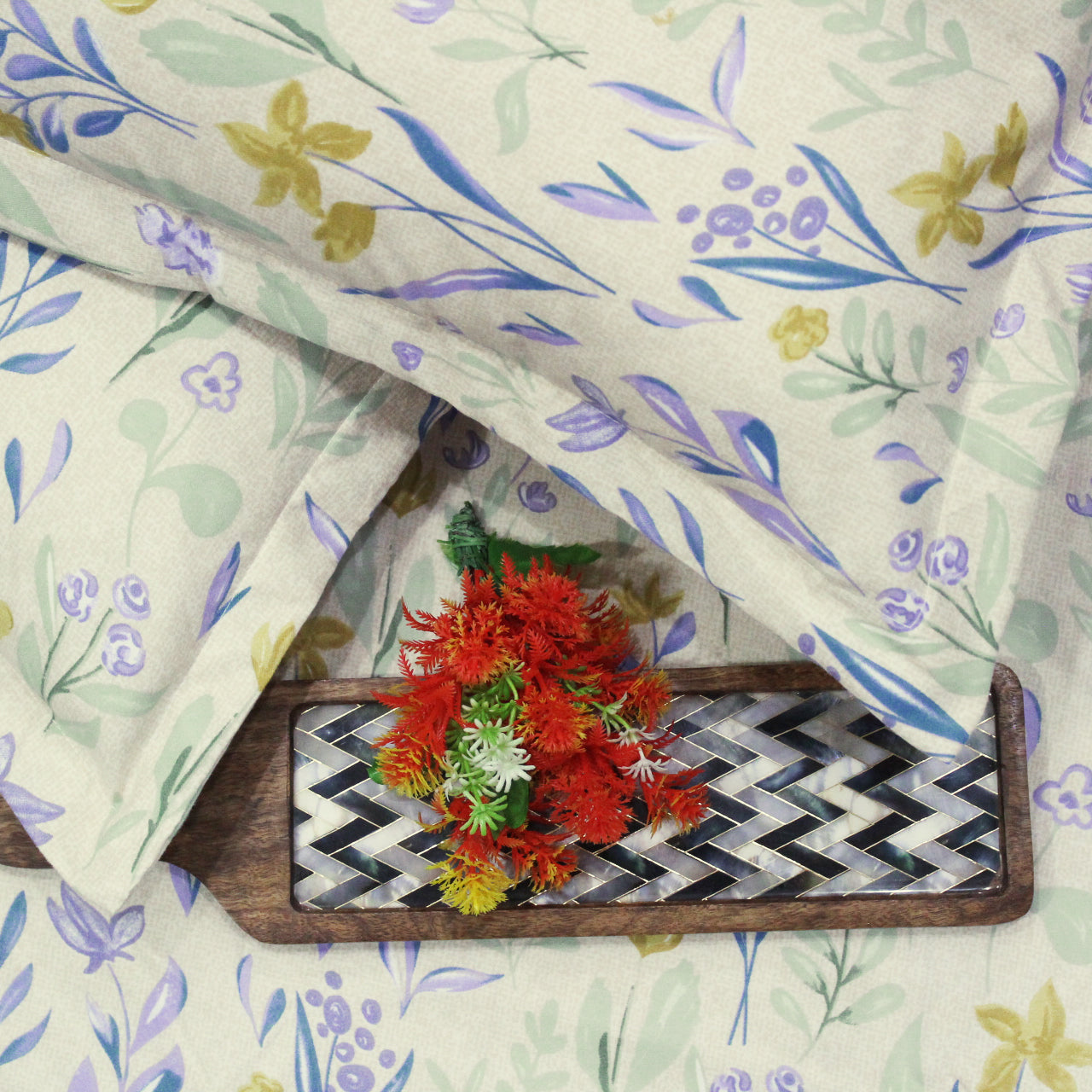 Floral fitted bedsheet with pillow covers