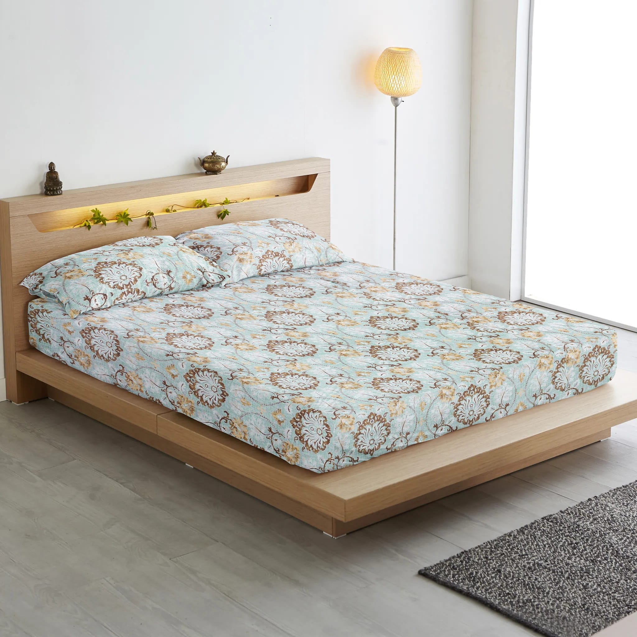Floral Fitted bedsheet with pillow covers
