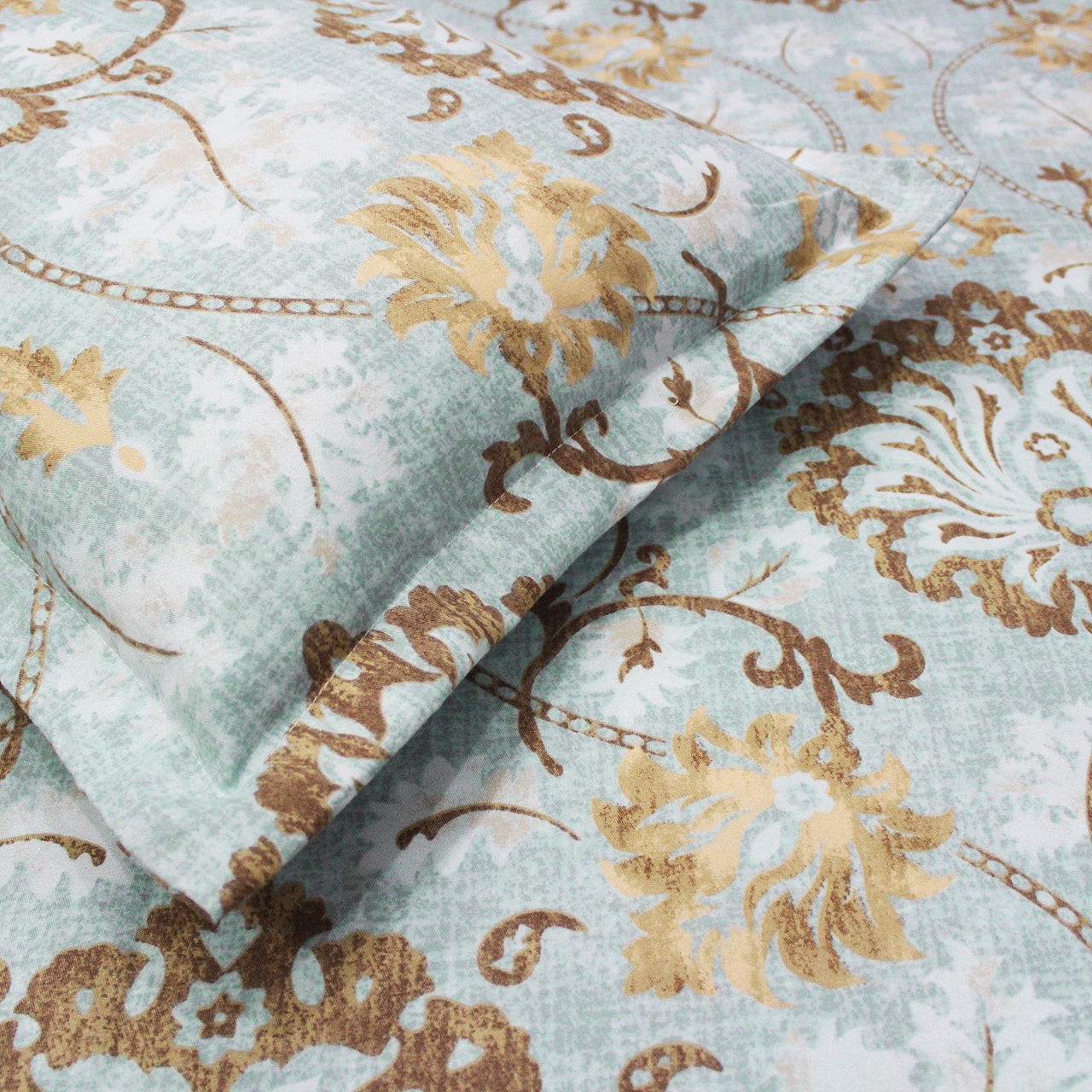 Close-up Fitted Bedsheet  with Pillow Cover 
