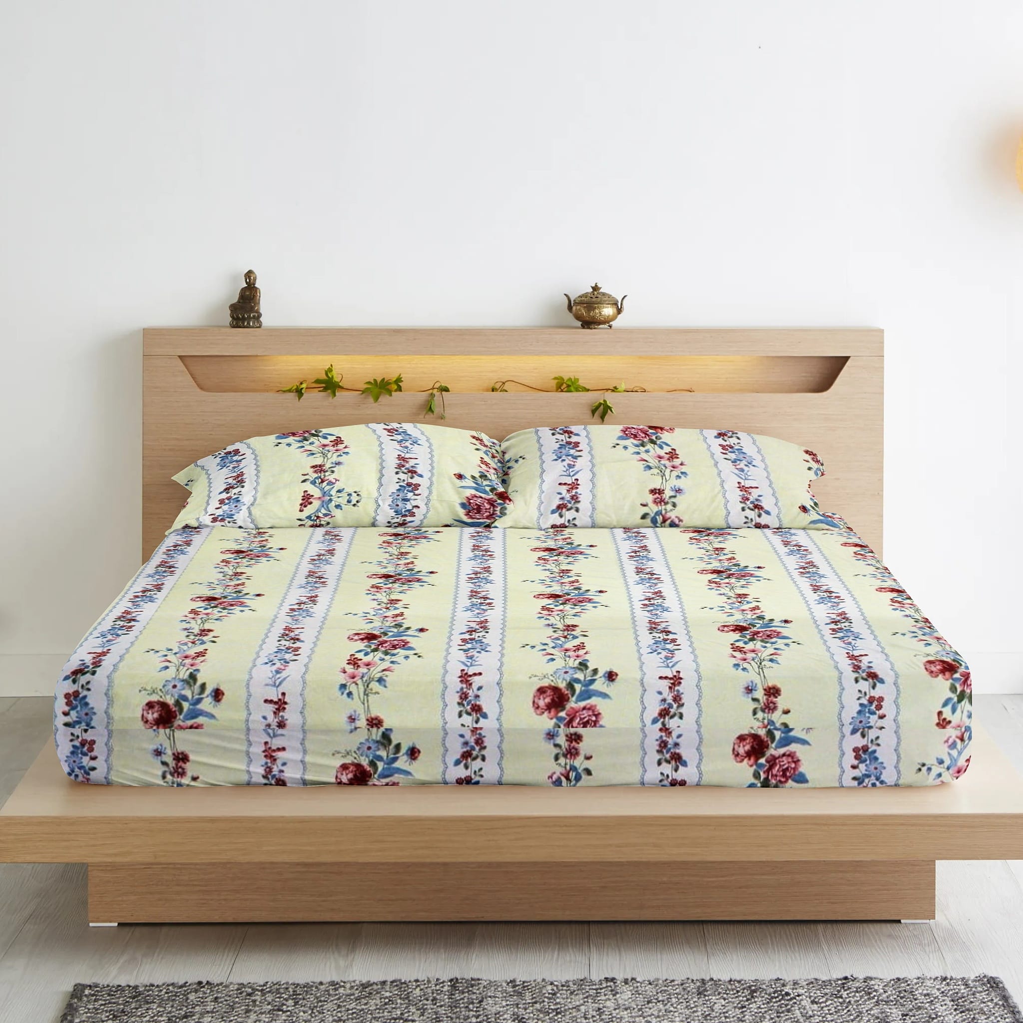 Fitted bedsheet with matching pillow covers Floral
