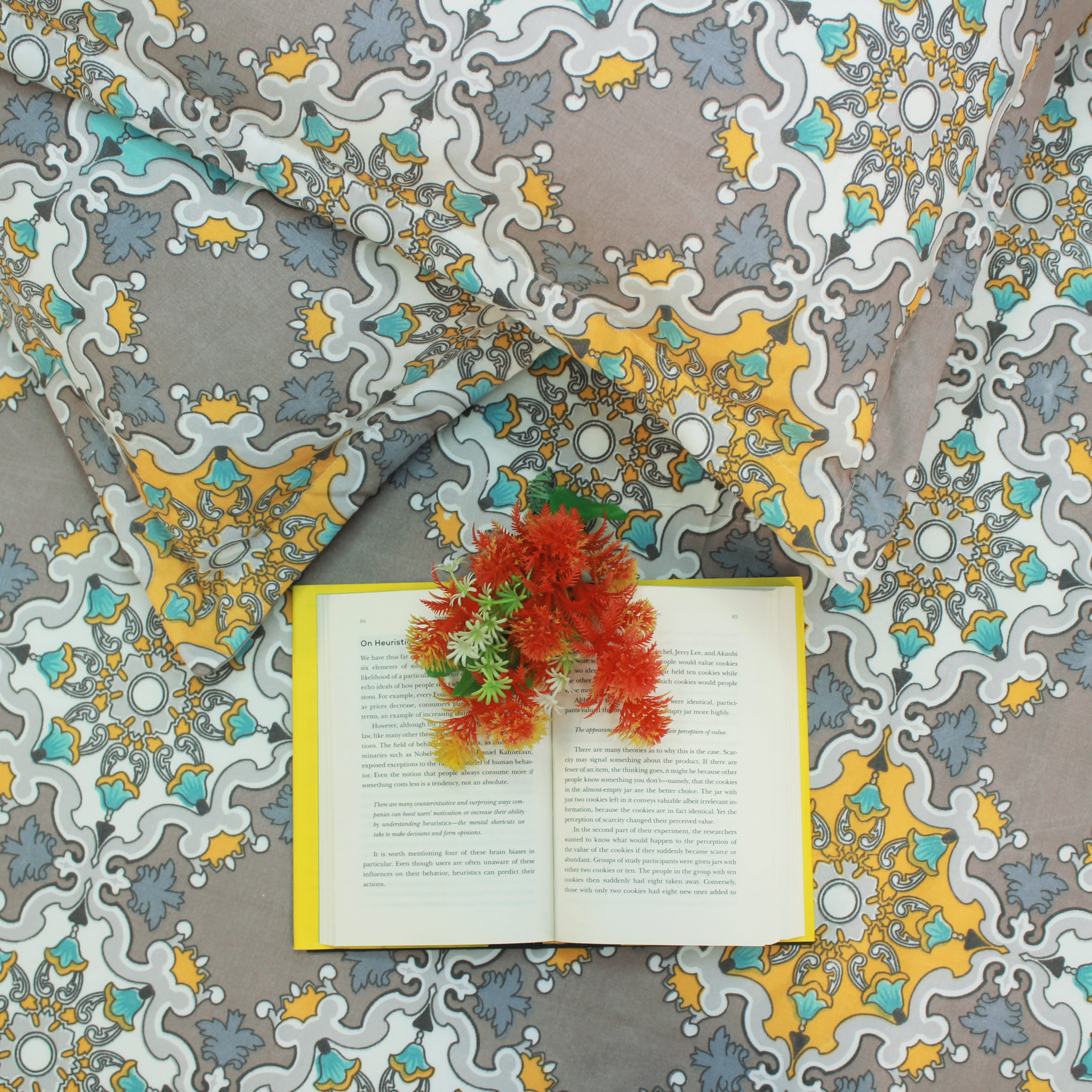 Close up of Damask Fitted bedsheet 