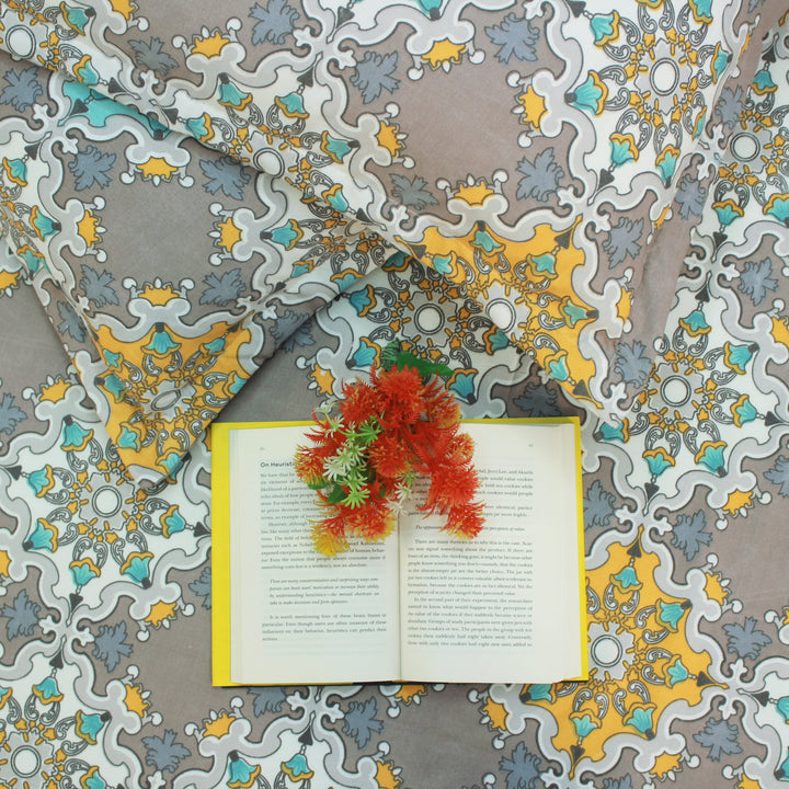 Close up of Damask Fitted bedsheet 