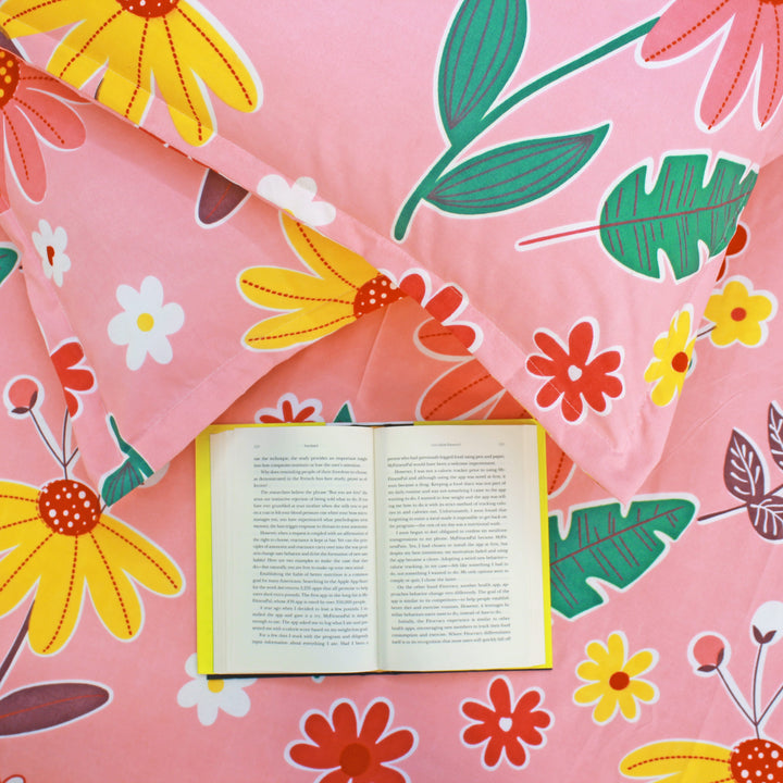 Close-up Fitted Bedsheet with pillow covers