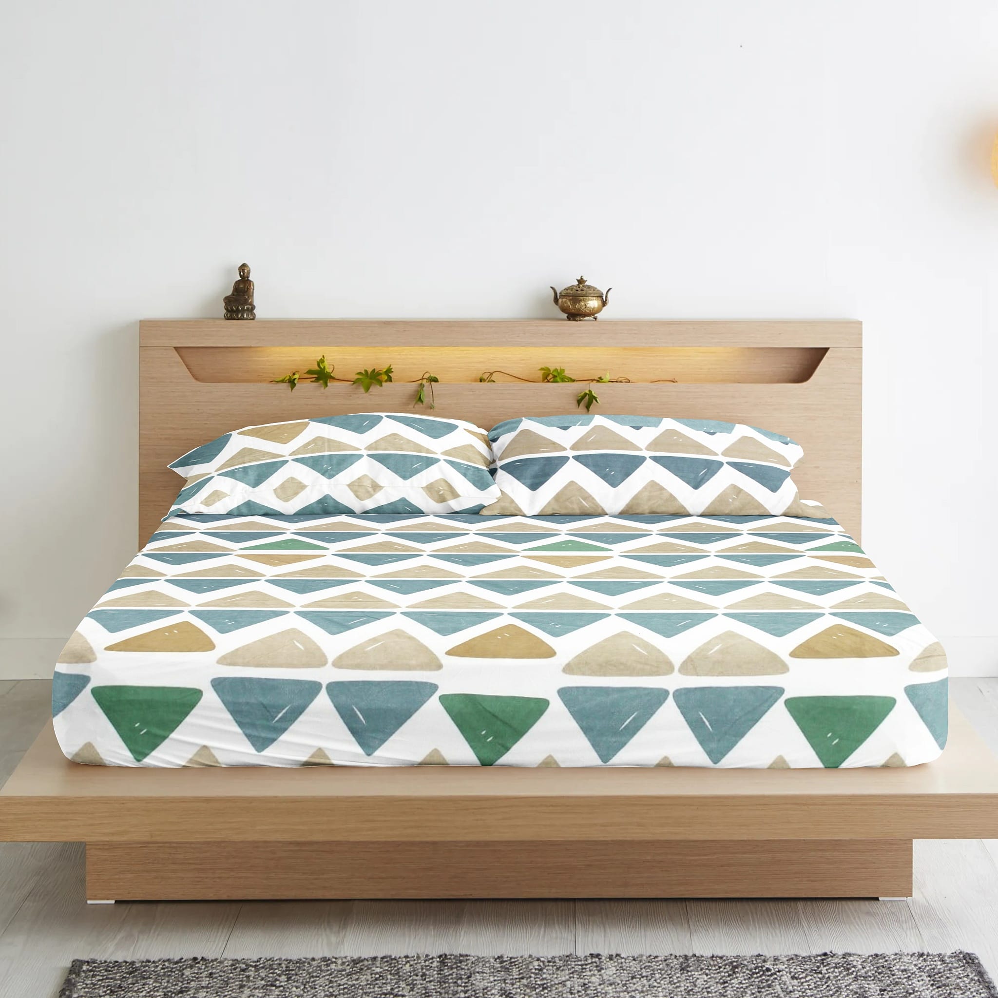 Cotton Geometrical Print 210 TC King Size Fitted Bedsheet In Multicolor
