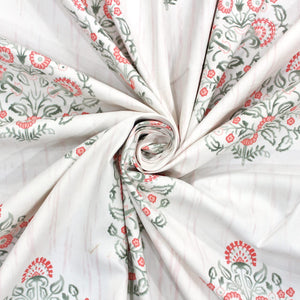 Cotton Floral Print 210 TC King Size Fitted Bedsheet In Multicolor