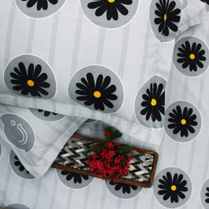 Cotton Floral Print 210 TC King Size Fitted Bedsheet In Multicolor