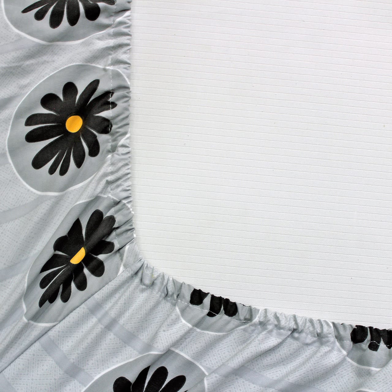 Cotton Floral Print 210 TC King Size Fitted Bedsheet In Multicolor