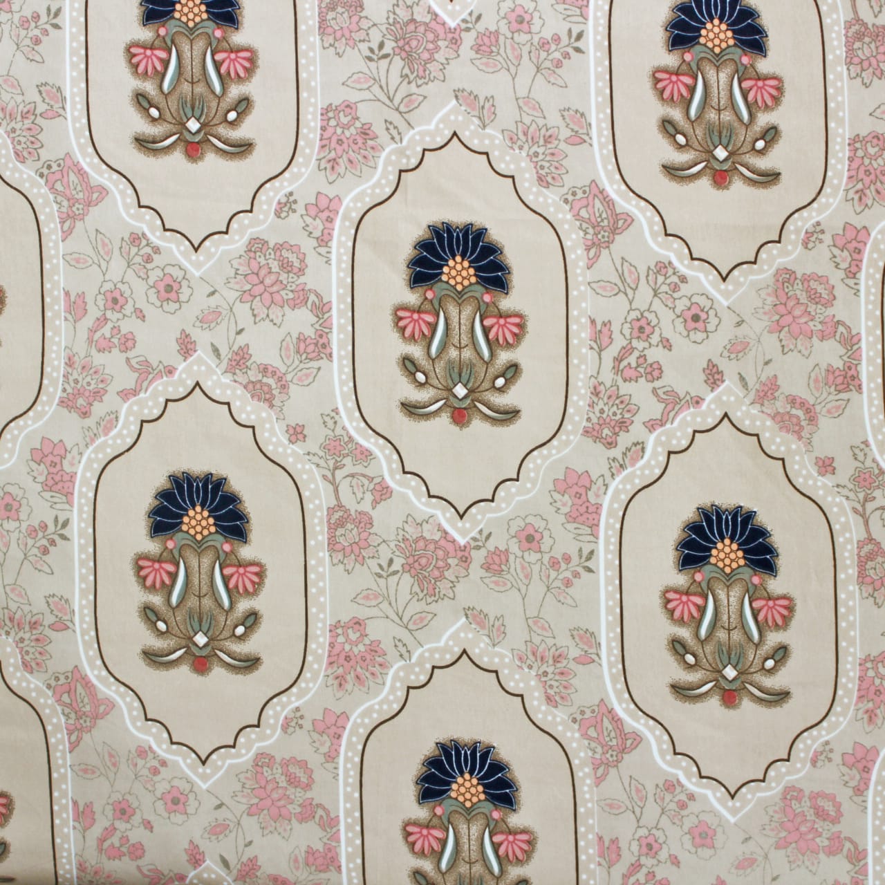  Cotton Floral Print 210 TC King Size Fitted Bedsheet In Multicolor