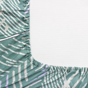 Cotton Geometrical Print 210 TC King Size Fitted Bedsheet In Multicolor