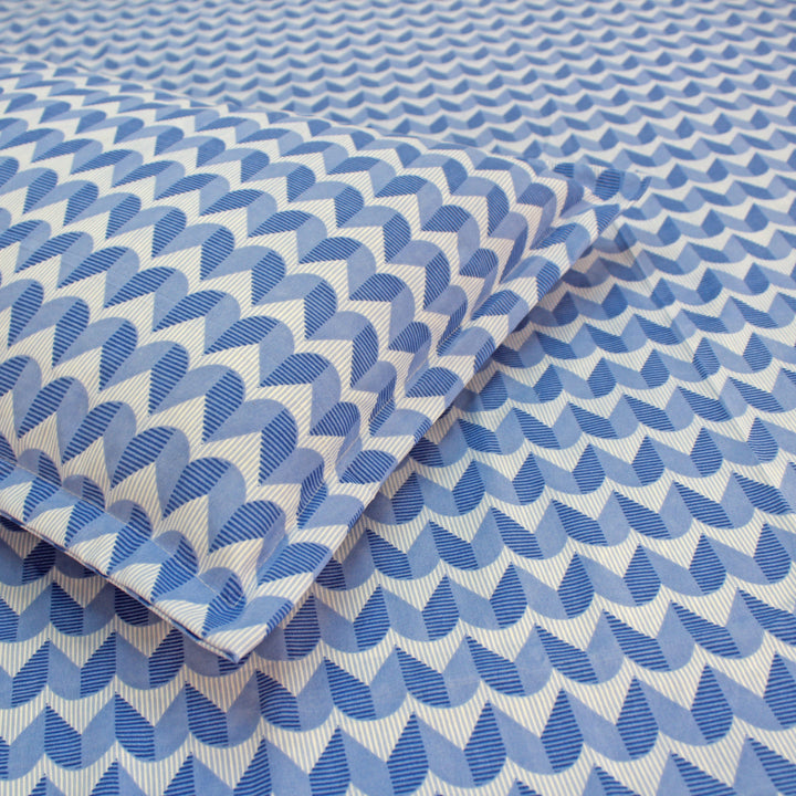 Close-up Fitted Bedsheet with pillow covers