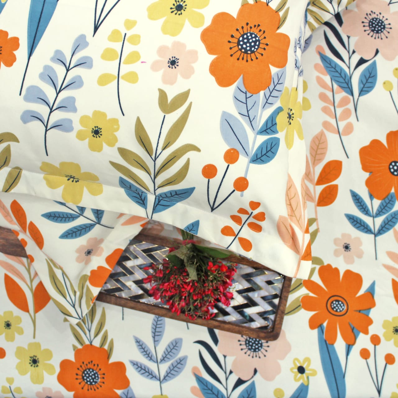 Cotton Floral Print 210 TC King Size Fitted Bedsheet In Multicolor