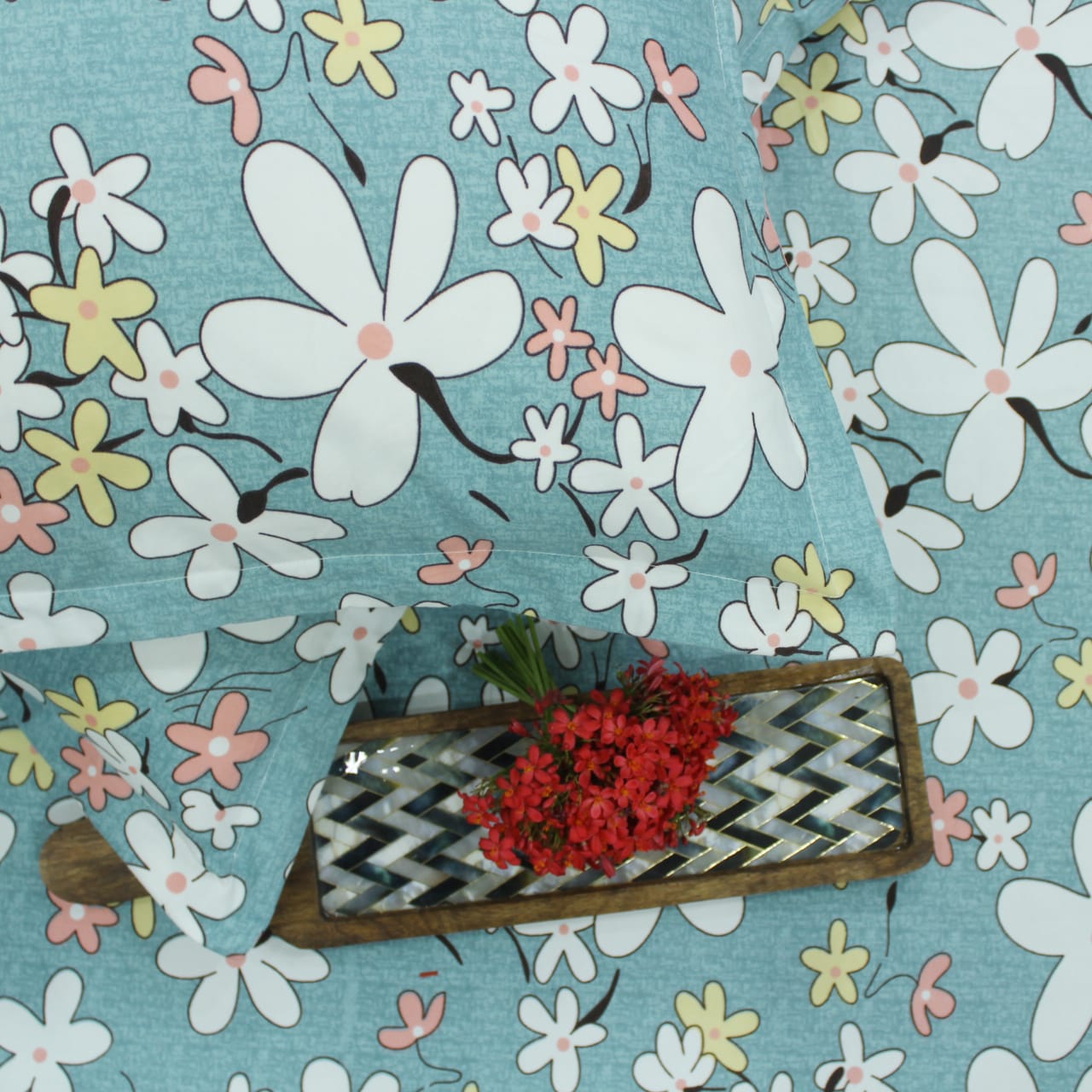 Cotton Floral Print 210 TC King Size Fitted Bedsheet In Multicolor