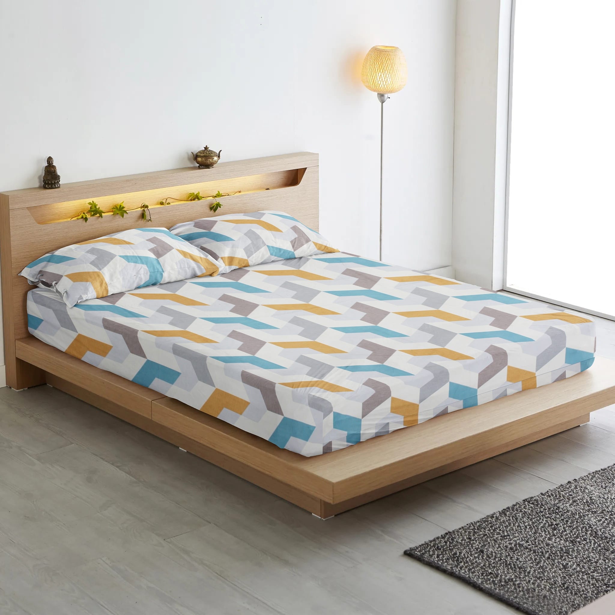 Cotton Geometrical Print 210 TC King Size Flat Bedsheet In Multicolor