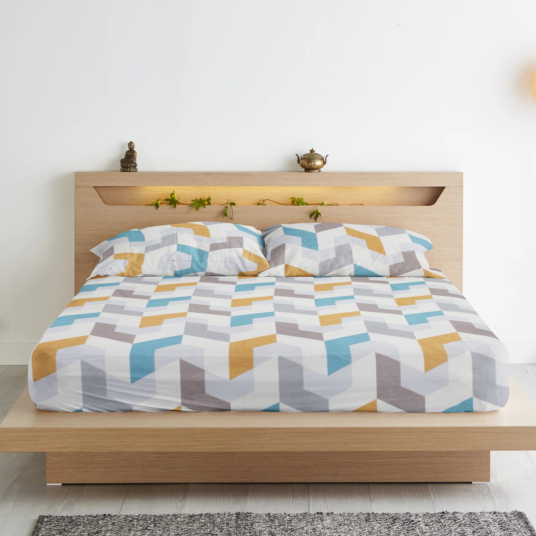 Cotton Geometrical Print 210 TC King Size Flat Bedsheet In Multicolor