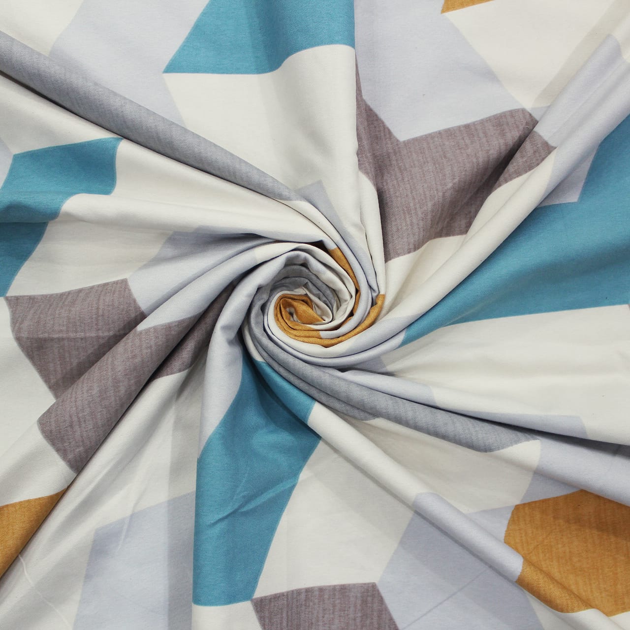 Cotton Geometrical Print 210 TC King Size Flat Bedsheet In Multicolor