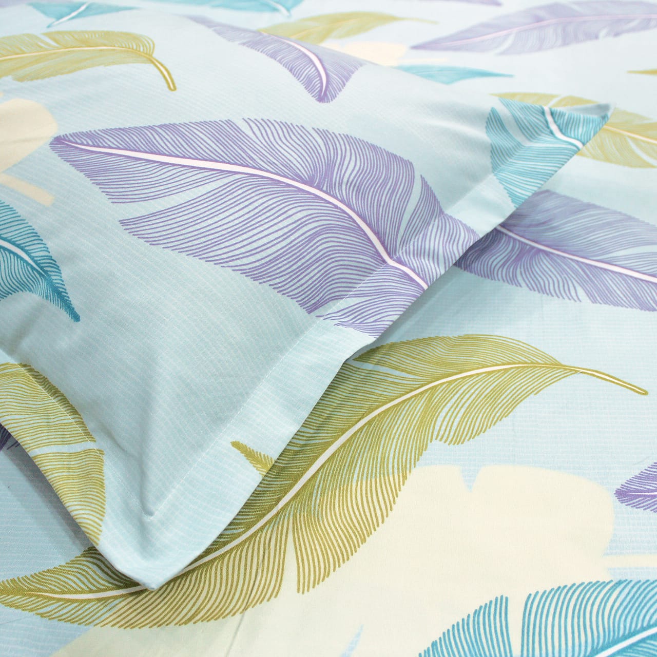 Cotton Fitted Bedsheet Set with Matching Pillow Covers.