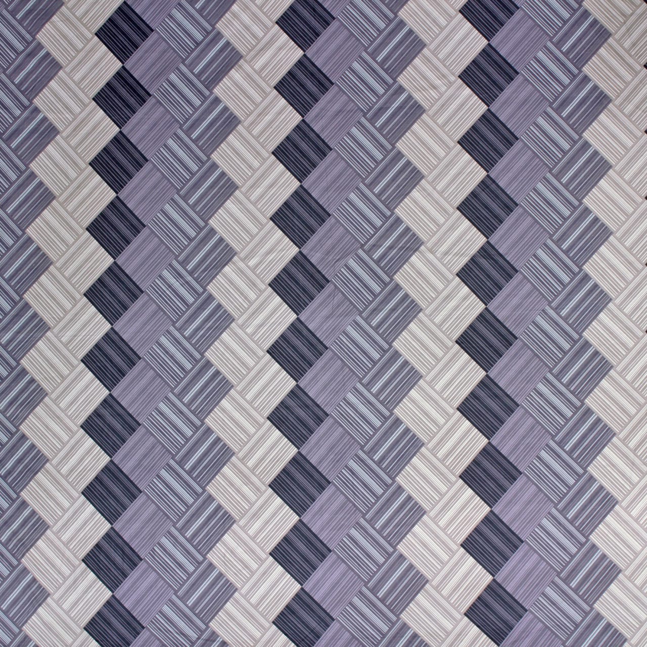 fitted bedsheets set with a geometric pattern in purple Design