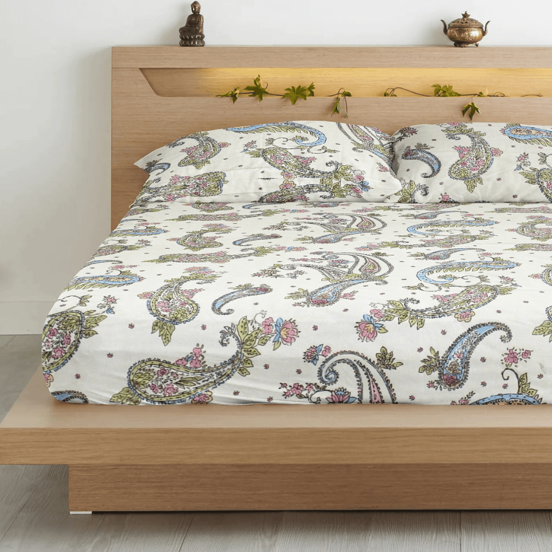 king-size flat bedsheets with a multicolor paisley design