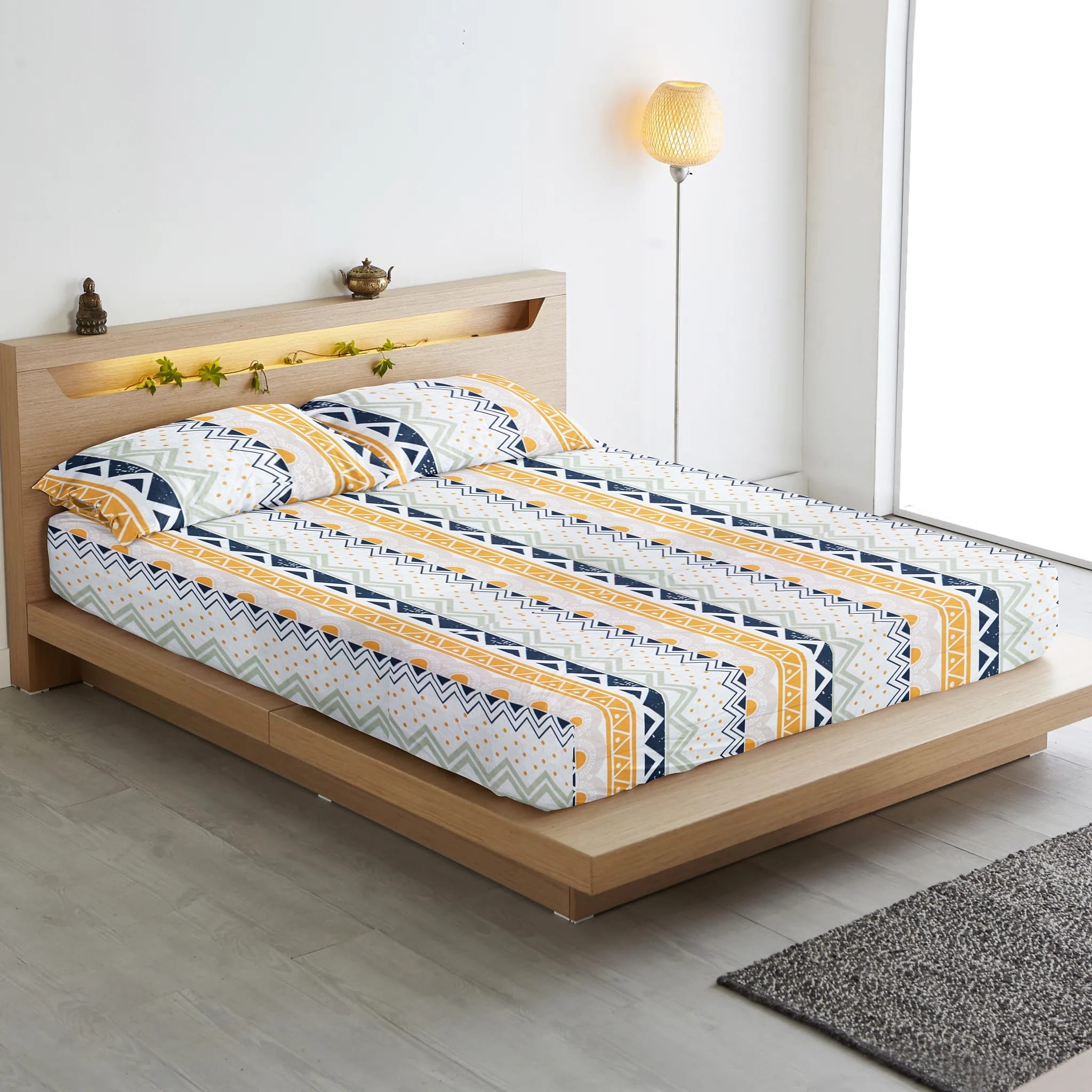 Multicolor Geometric 210 TC Cotton Fitted Bedsheet Set with Matching Pillow Covers