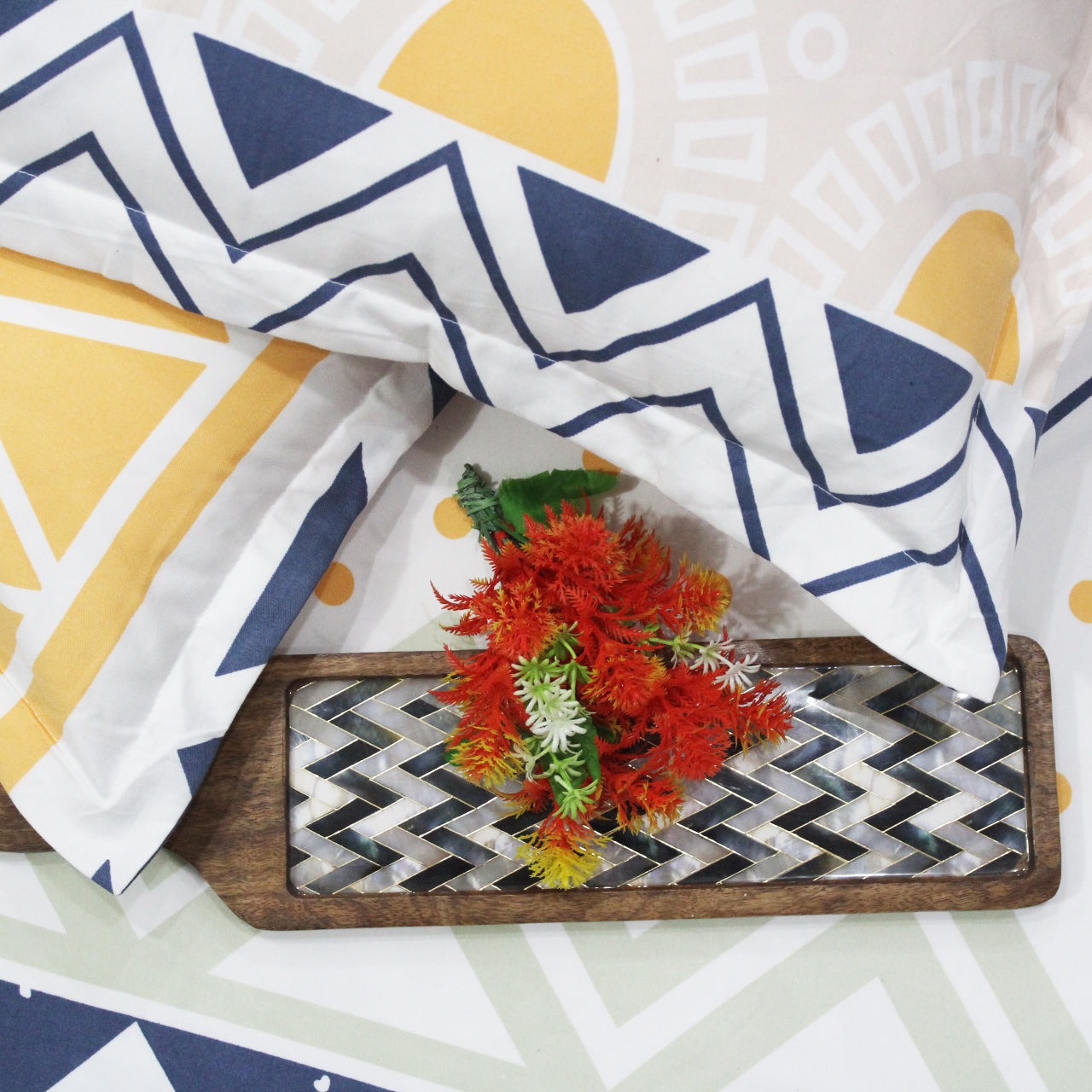 Multicolor Geometric 210 TC Cotton Fitted Bedsheet Set with Matching Pillow Covers 