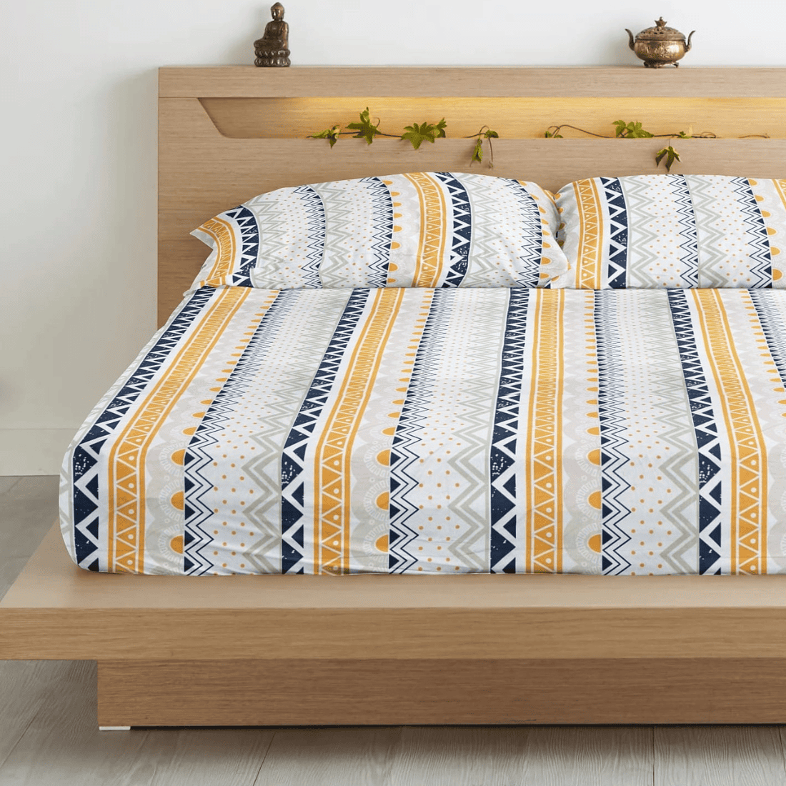 King size geometrical 210 TC bedsheet with pillow covers in multicolor