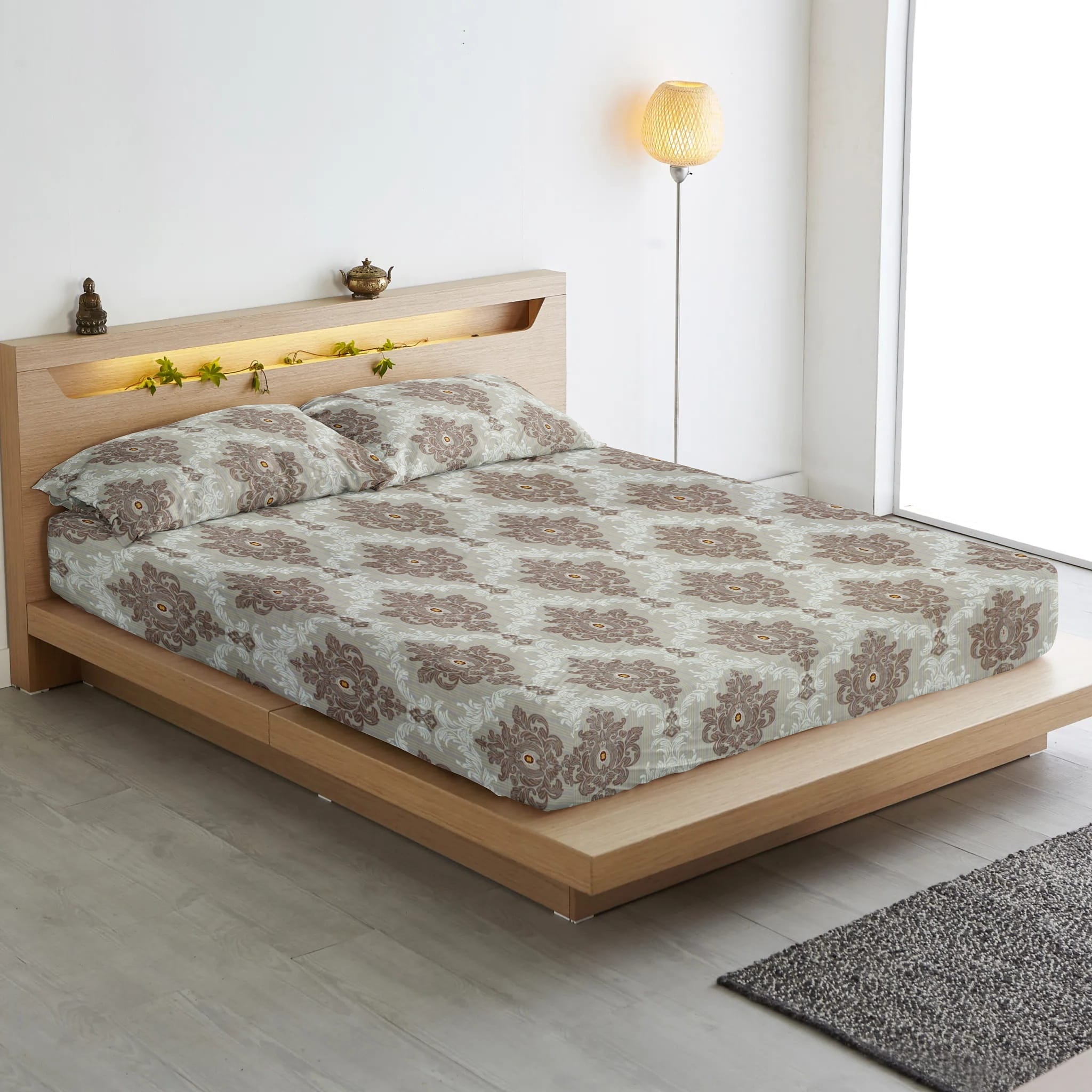 fitted bedsheets damask design in khaki color.