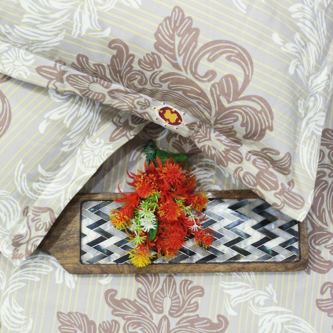 Damask 210 TC Flat Bedsheet with Pillow Covers 