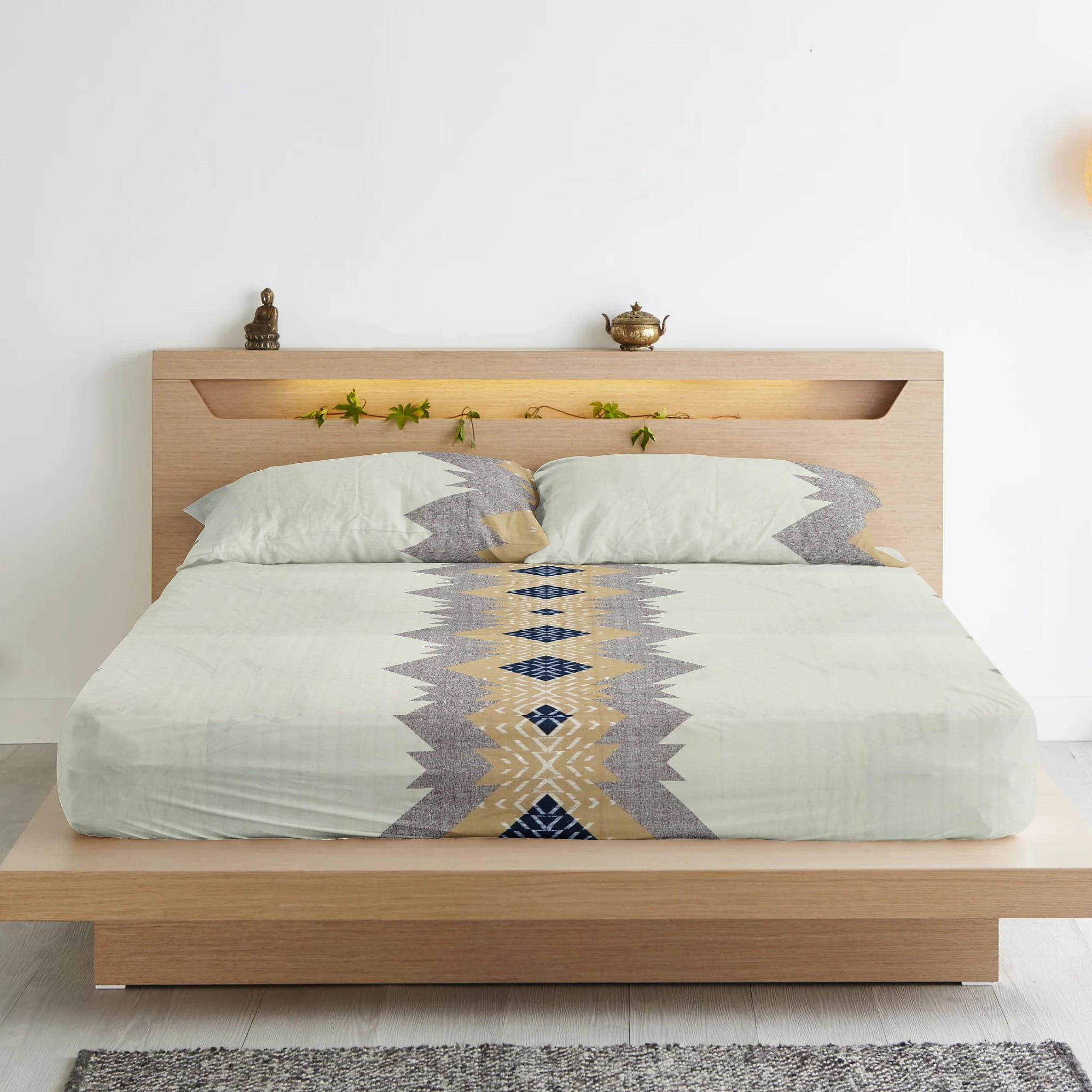 King size geometrical 210 TC bedsheet with pillow covers in multicolor