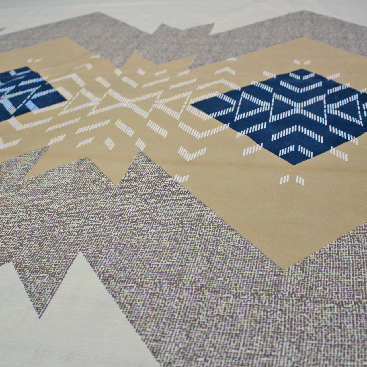 Geometrical 210 TC Fitted Bedsheet  Design 