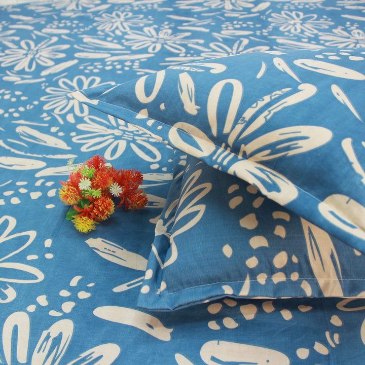 Blue floral 210 TC cotton fitted bedsheet with pillow covers