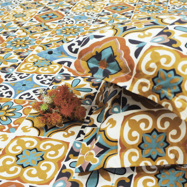 Floral multicolor fitted bedsheet 210TC with matching pillow covers