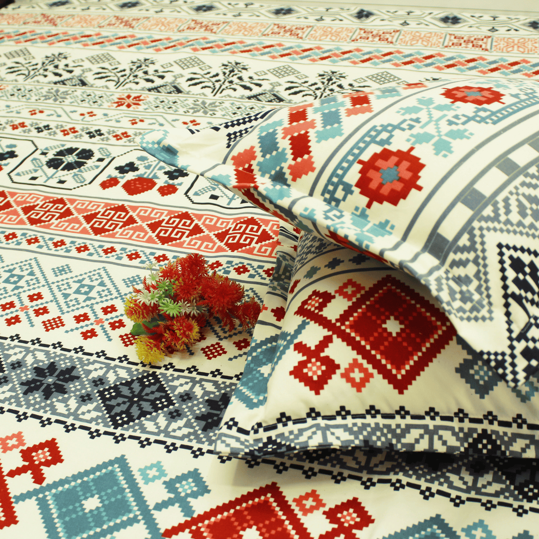 Multicolor floral fitted bedsheet 210TC with and matching pillow covers